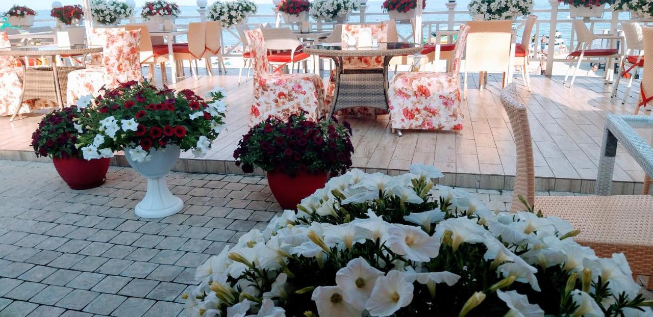 Shalanda Hotel Odessa Buitenkant foto