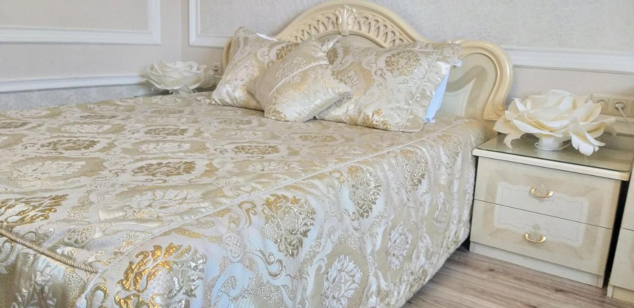 Shalanda Hotel Odessa Buitenkant foto