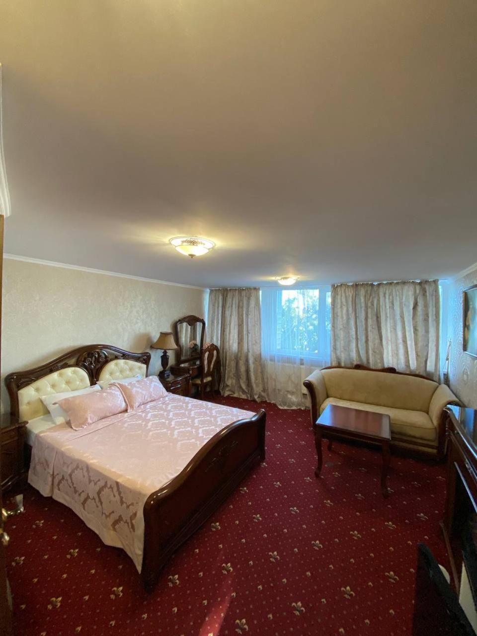 Shalanda Hotel Odessa Buitenkant foto