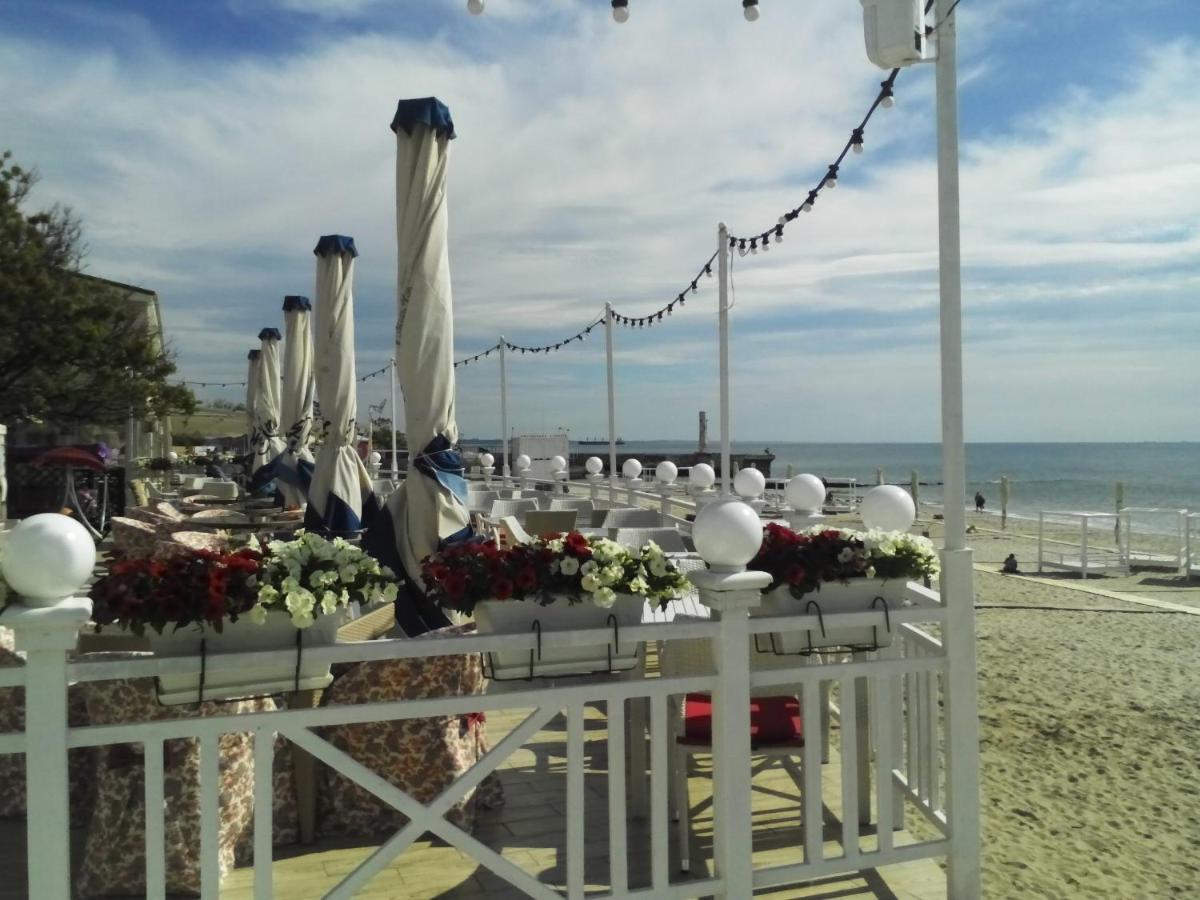 Shalanda Hotel Odessa Buitenkant foto