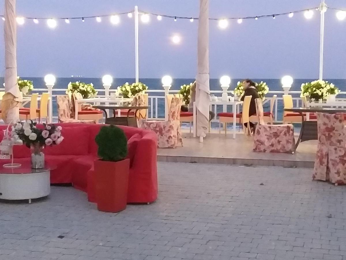 Shalanda Hotel Odessa Buitenkant foto